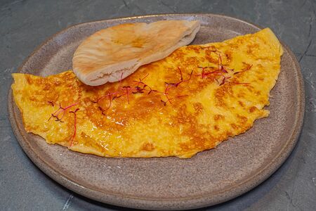 Омлет с моцареллой