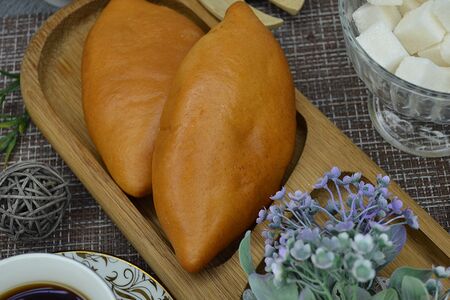 Пирожок лук-яйцо