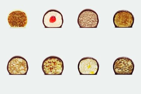 Конфета медовая с грецким орехом