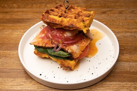 Вафли из батата с пастрами