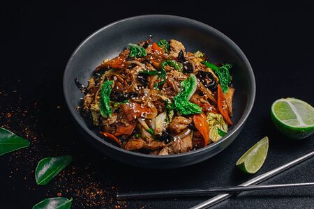 Стеклянная лапша с курицей