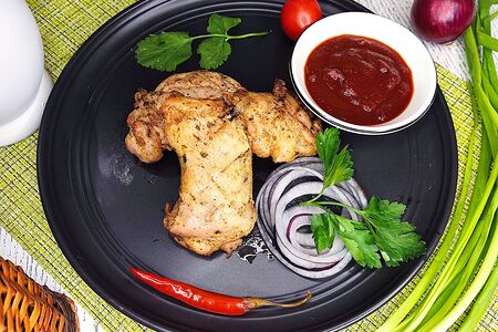 Шашлык из куриных бедрышек на лаваше