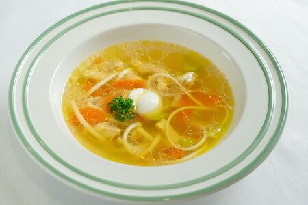 Куриный суп с лапшой по-домашнему