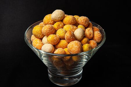 Арахис в глазури