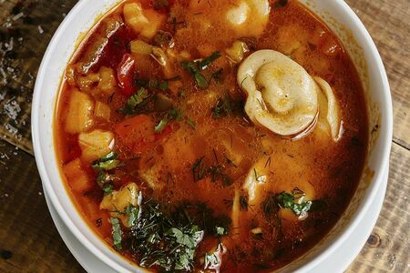 Пельмени в бульоне