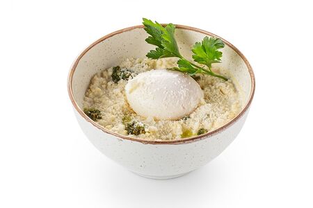 Пшенная каша с яйцом пашот и сыром пармезан