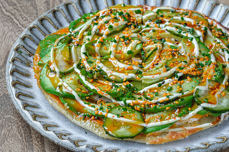 Роти с креветками и авокадо