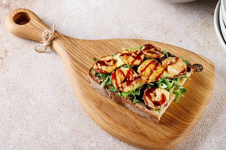 Брускетта с креветками