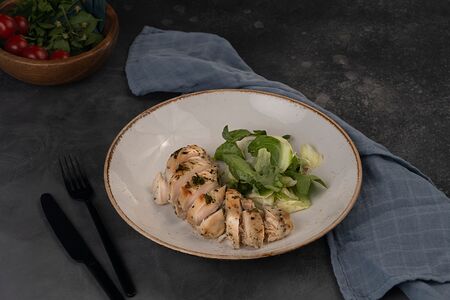 Куриное филе с розмарином и базиликом