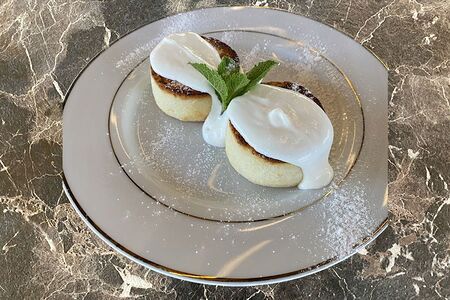 Сырники со сметаной