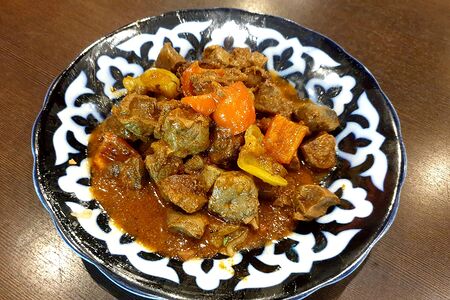 Гуляш с говяжьим печенем