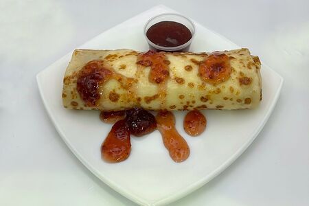 Блинчик с малиновым джемом Махеев