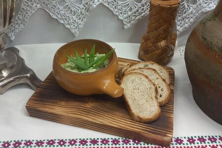 Намазка из яйца и зеленого лука