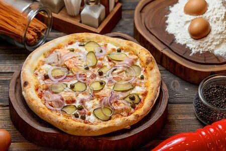 Пицца с каперсами