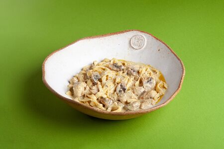 Паста курица-грибы