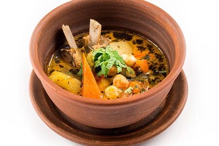 Суп с бараниной и нутом