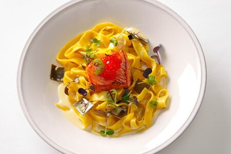 Феттуччине с лососем