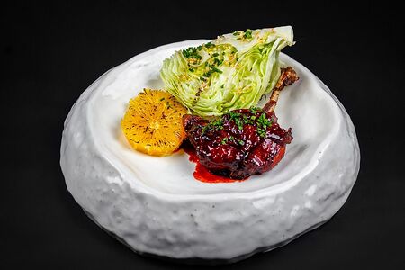 Утиная ножка с айсбергом на гриле и карамелизированным апельсином