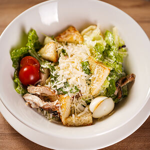 Цезарь с курицей