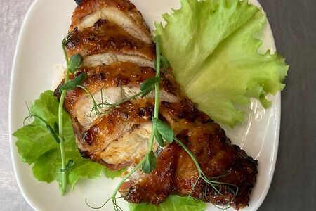 Куриная грудка в беконе с пряными травами