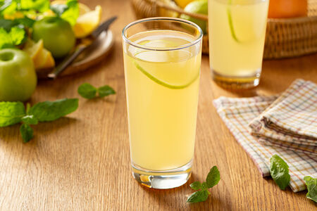 Холодный зеленый чай с лемонграссом