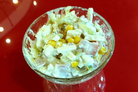 Салат Копченный сыр с колбасой