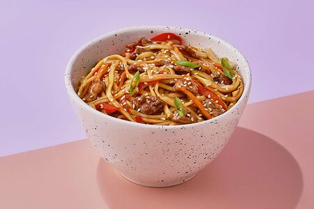 Свинина с лапшой удон