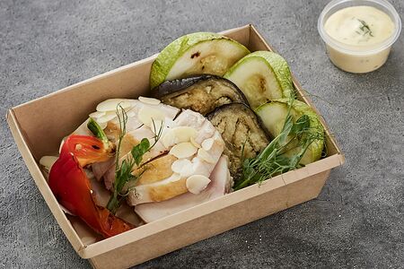 Куриная грудка су-вид с овощами гриль