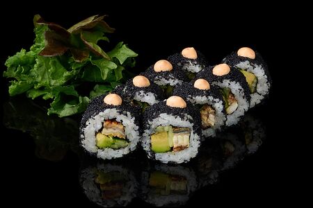 Ролл Калифорния с угрем