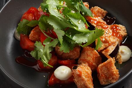 Салат с хрустящими баклажанами