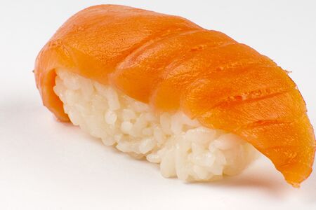 Суши с лососем