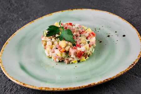 Салат Оливье с ветчиной