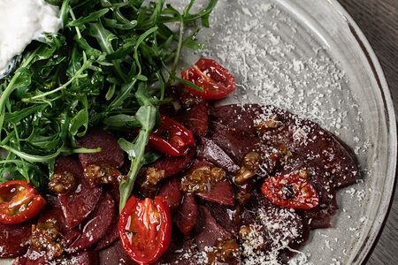 Карпаччо из сыровяленой оленины