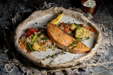 Д Лосось с рисом и овощами