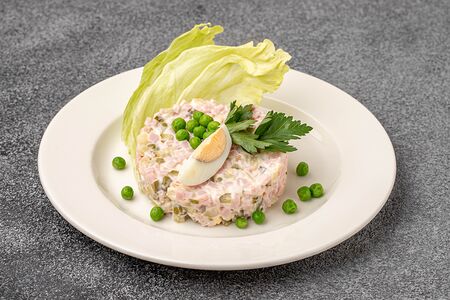 Оливье с ветчиной