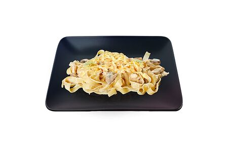 Феттуччине с курицей и грибами
