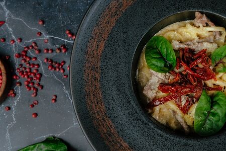 Паста с говядиной и вялеными томатами