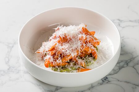 Батат фри с гуакамоле, трюфельным маслом и имбирным соусом