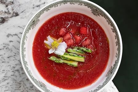 Гаспачо с арбузом и спаржей