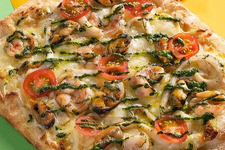 Пицца Морепродукты и песто