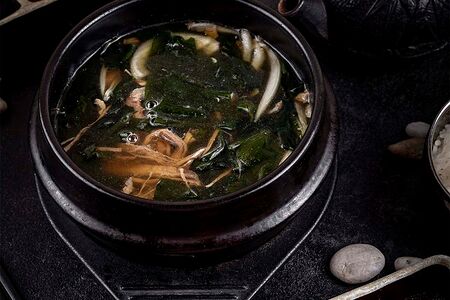 Суп Миёккук с говядиной