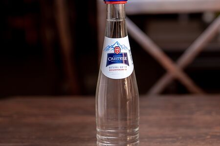 Вода Кристэль Негазированная