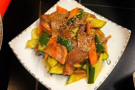 Говяжий язык с огурцами 05