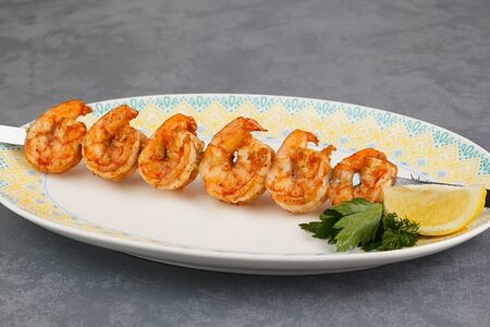 Шашлык из креветок