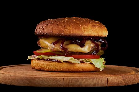 Бургер с говядиной су-вид