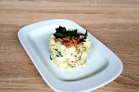 Салат Оливье с курицей