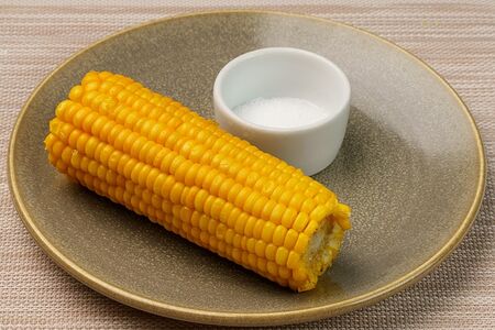 Кукуруза с солью