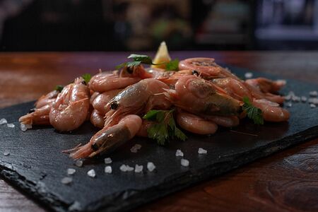 Креветки отварные крупные