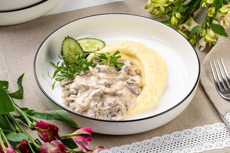 Бефстроганов из телятины