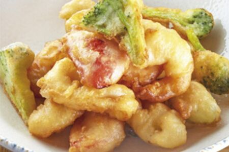 Gamberi e verdure in pastella